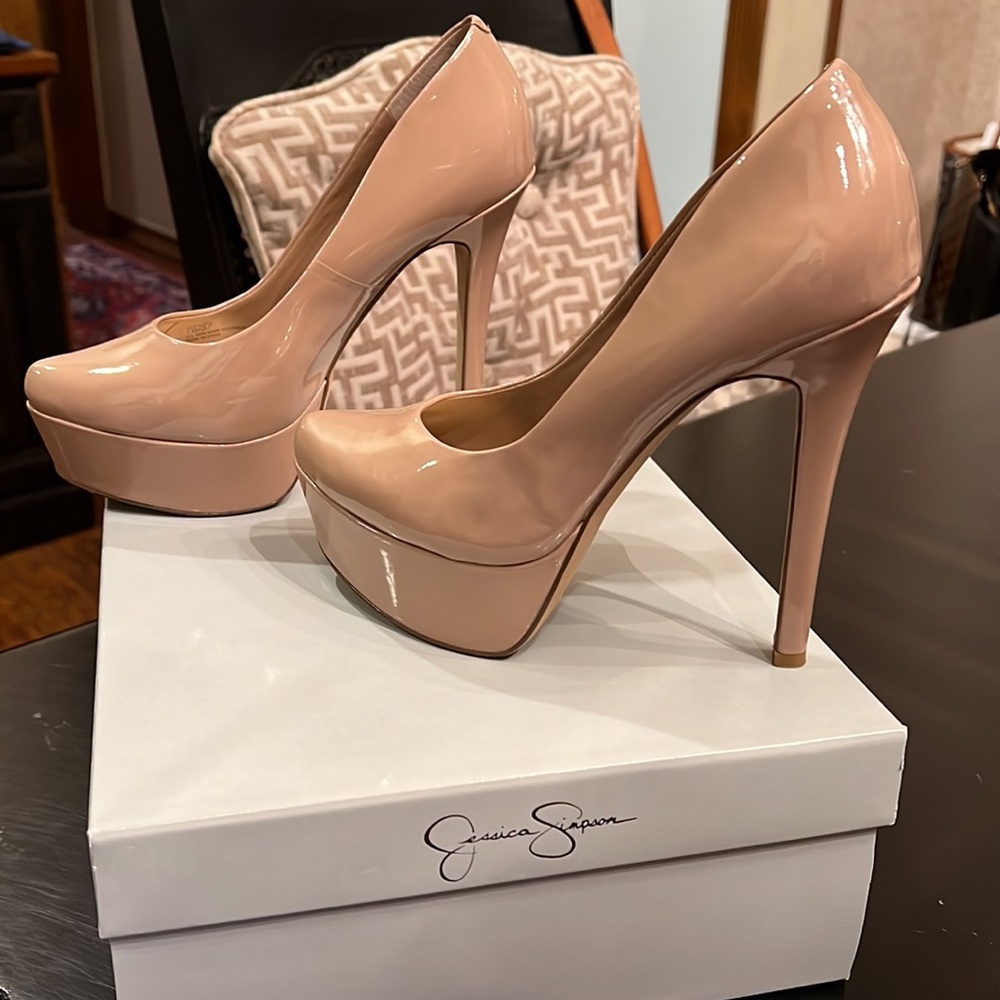 Jessica Simpson Nude Patent Heels - Picture 2 of 7
